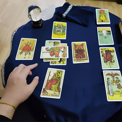 Фото: Бархатная скатерть Taro Dark Blue 65*65-3 Бархатная скатерть Taro Dark Blue 65*65-3